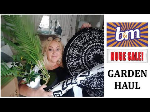 HUGE B&M GARDEN HAUL MEGA BARGAINS GARDEN MAKEOVER