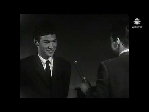 En 1963, brève entrevue avec Robert Charlebois chansonnier