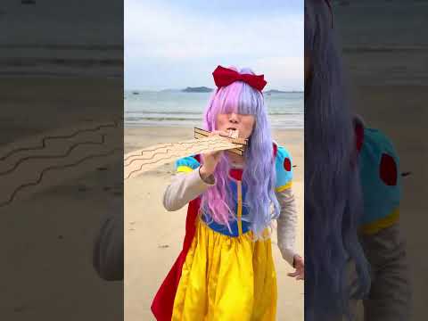 Sion princess Eating cardboard noodles