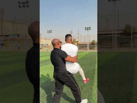 امبابي بيرقص ميسي ولاكن في كل مره الحارس الشخصي يمنعو😱😱😱😱