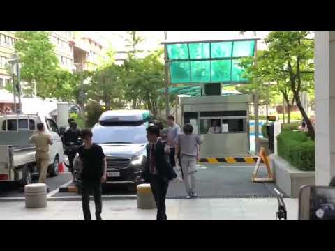 180527 BTS Arrived at The Fansign Venue for Love Yourself: TEAR