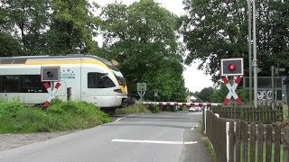 preview picture of video 'Unna Bahnübergang mit Halbschranken 14.06.2014'