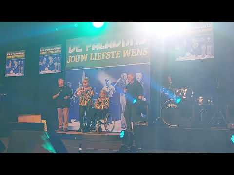 Publiek zingt nog één keer met De Paladijns Jouw Liefste Wens (23 maart 2024)