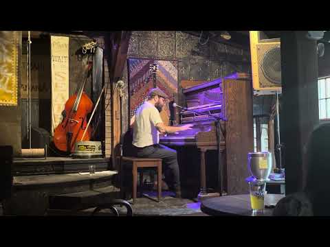 Ethan Leinwand performs in an Alaskan Saloon! 'The Banjo' by Louis Gottshalk (1853)