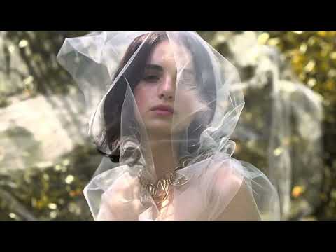 L'Eau No  5  a CHANEL film directed by Margaret Zhang TV Spot pubblicitario 214''