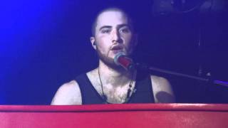 MIke Posner - Wonderwall Oasis  live in Nashville 2011