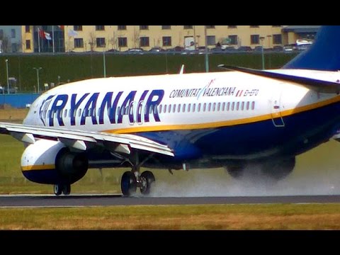 Wet Takeoff - RYANAIR 737-800
