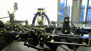 Trinity College Cambridge - clock strikes four