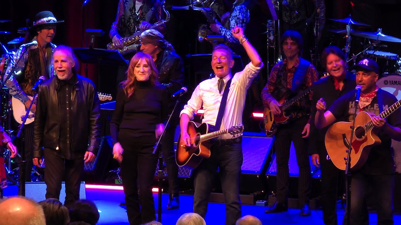 2025 Springsteen Archives American Music Honors Finale - Live | This Land Is Your Land - 4/26/25 - YouTube