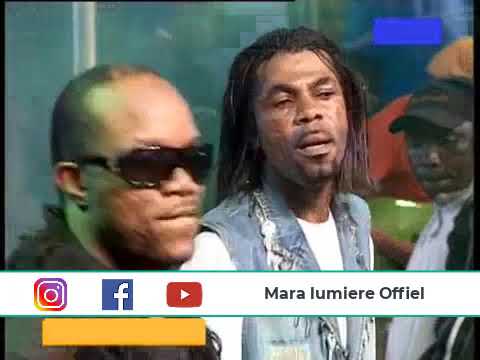 Mara lumière concert Wenge El Paris avec Batteur, chanteur et animateur