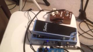 Video thumbnail for Fulltone Mini Deja Vibe 3 Demo by 58lp2002