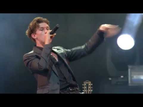 WILLY MOON- 'YEAH YEAH' at ISLE OF WIGHT FESTIVAL 2013