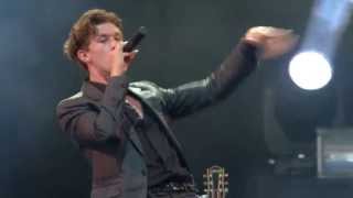 WILLY MOON- &#39;YEAH YEAH&#39; at ISLE OF WIGHT FESTIVAL 2013