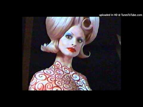 THE D-LIGHTS - She's Coming From Mars