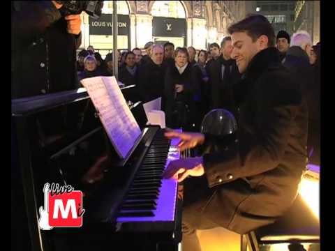 Matthew Lee si scatena al piano della Galleria di Milano