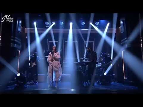 Alan Walker ft Noah Cyrus - All Falls Down Live Pe