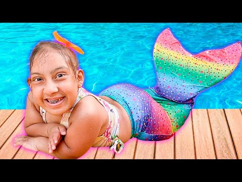 Maria Clara Turns into a Mermaid and Has Fun in the Swimming Pool – MC Divertida