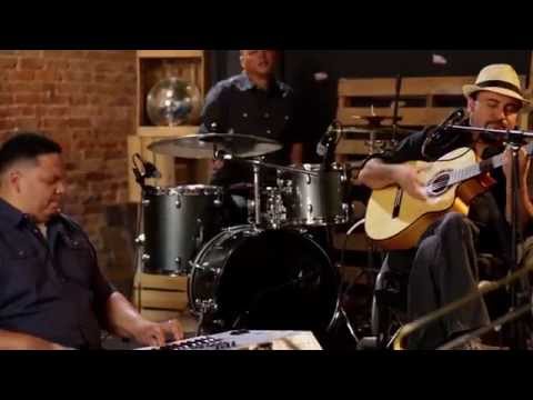 Mientras Sue&ntilde;o - Willie Ziavino & C.O.T. Band