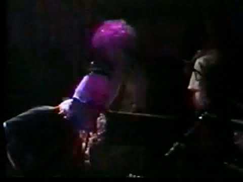 Mr. Bungle - Bienvenidos / Travolta (live Lingerie Club 1991 #mikepatton #mrbungle #faithnomore