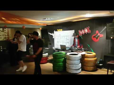 Łazor ,Vaya ,DJ BoG - Co sie porobiło (Live) - Ennis 2.04.2017