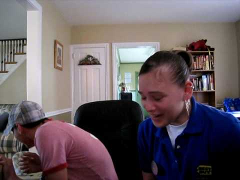 4 Girls finger paint reaction