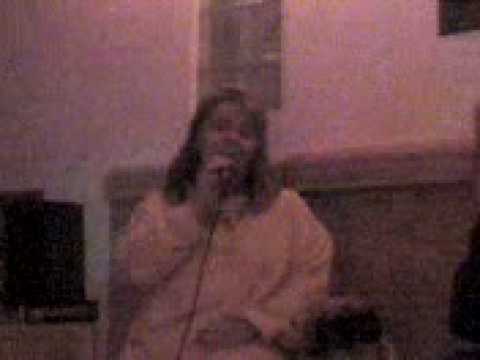 chanson Sonia (son sortit d un cellulaire po tres bon )