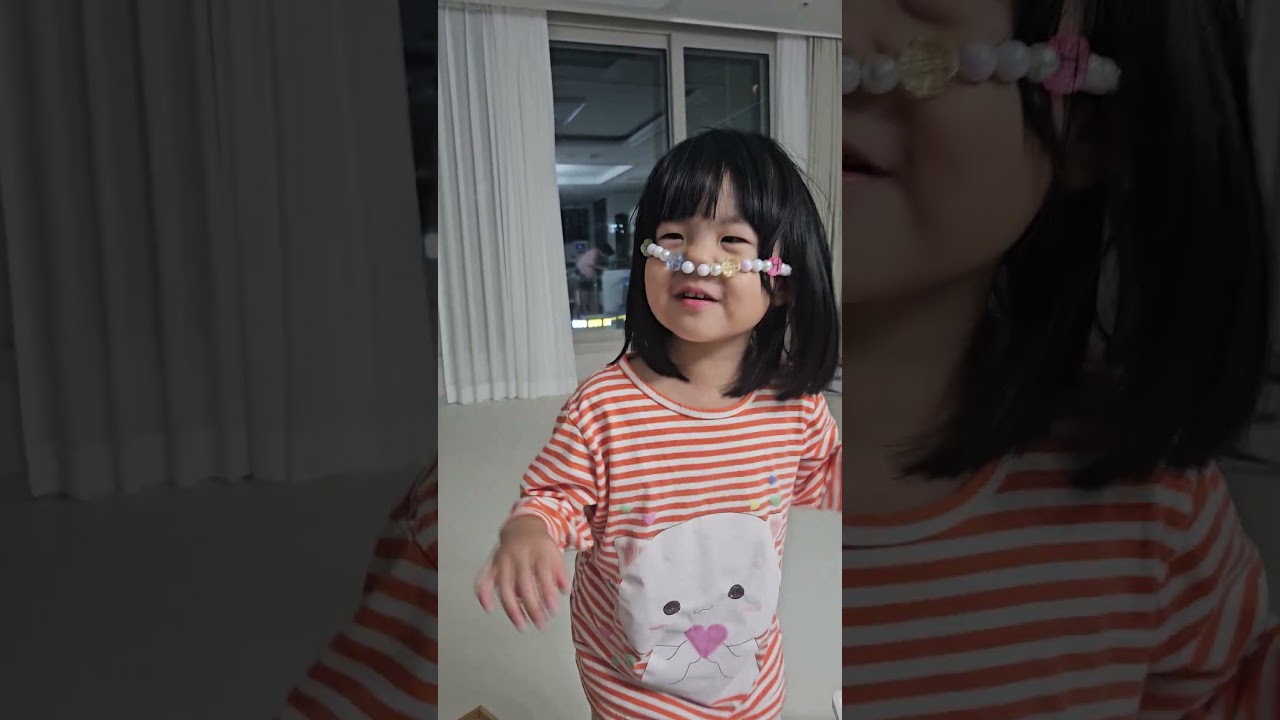 [딸쌍둥이 인생 44개월차] 목걸이를 코걸이로 하는 선둥이