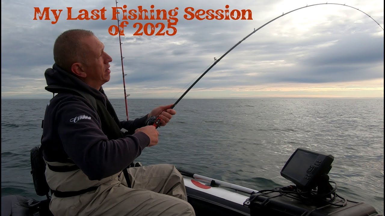 Inflatable boat fishing on the last fishing trip of 2025