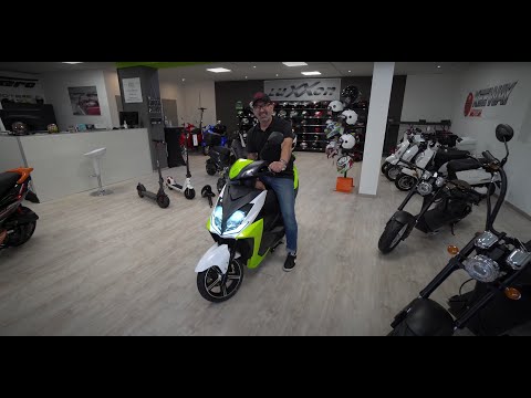 Roller Rakete: Mit 3,4 kW 45 km:h stärkster E-Roller