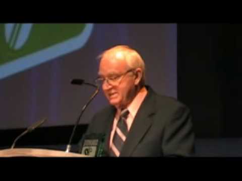 Dick Curtis accepts 2008 Crystal "Soundie" Award