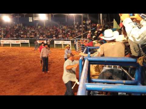 Allan Moraes x manequin cia chupim