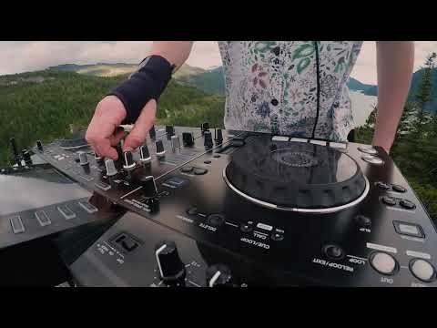 Mount Mike - Feelin' Good