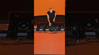 Download lagu The table is controlled by the decks 😳 mp3