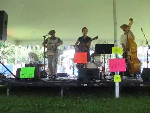 Tracy Bonham & Friends at Beacon Riverfest family stage - Crazy in Love