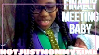 FAMILY REACTION TO GENDER // FIRST TIME MEETING BABY
