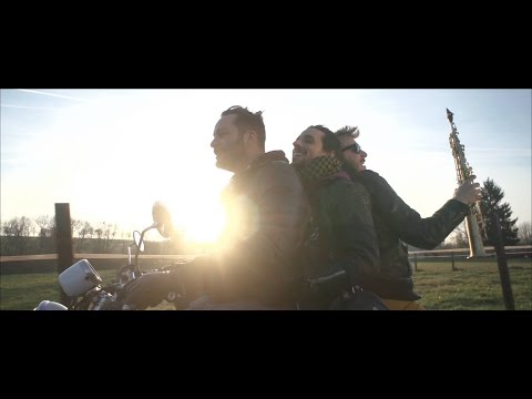 LIBERTÉ CHÉRIE - LES YEUX DLA TETE (clip officiel)