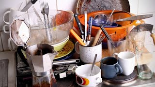 Dishwashing _turning suds and splashes into moments of quiet shine