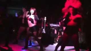 Show Off Dolls | Pitbul "Back In Time" LIVE PERFORMANCE