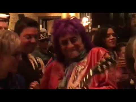 Jim Peterik Performs Eye of the Tiger