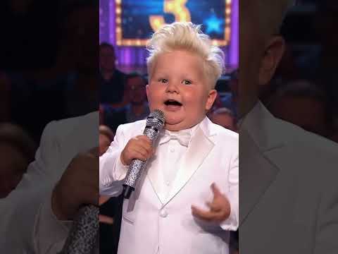 Mały komik podbija scenę! Najsłodszy żart o dziadku 🎤✨