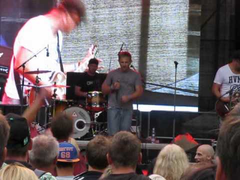 Portless feat. Henry D - Take a look around (Limp Bizkit cover) (živě)