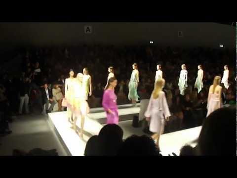 SFILATE DONNA MILANO SS 2013 - BLUMARINE