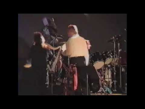 Yes Rehearsals: 3/6/96 - San Luis Obispo - Steve Howe will kick you in the head (video)