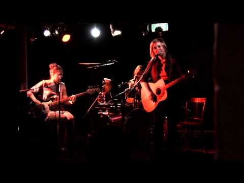 Marie Frank & Maria Timm (Live) Under The Water / Café Von Hatten 2010