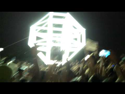 Zedd dropping Empire Of The Sun - Alive @Pier 84