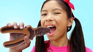 Wendy Chocolate Challenge Pretend Play with Toolbox Toys | Making Chocolate Food Kids Toys