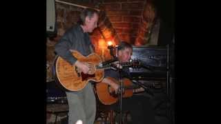 Geoff Muldaur and Bill Morrissey sing C-H-I-C-K-E-N in Paris