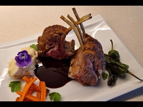 Costillar de cordero especiado con salsa de granada