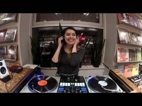 LIVE! AT THE LAB w/ Amy Janelle - DJ Set At Turntable Lab