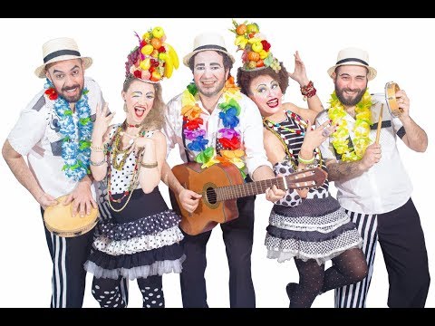 Banda Estralo canta Carmen Miranda, no Carnaval!